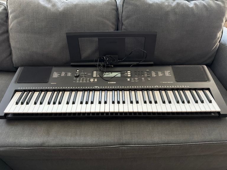 Yamaha PSR-EW310 Electric Keyboard Piano