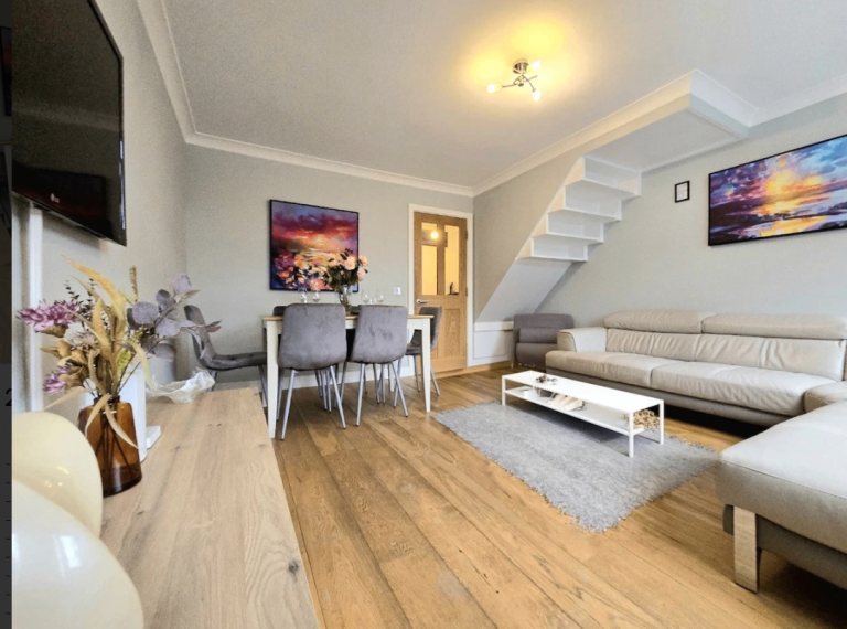 2 BEDROOM FLAT AVAILABLE IN EC1Y (GOLDEN LANE ESTATE BARBICAN)