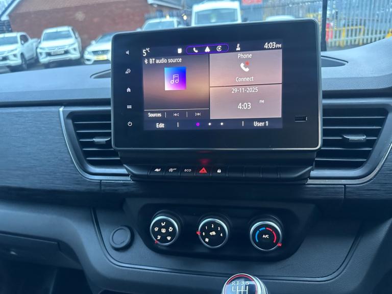 2023 73 RENAULT TRUCKS UK TRAFIC dCi 150 3T LWB L2 H1 Van Red Edition