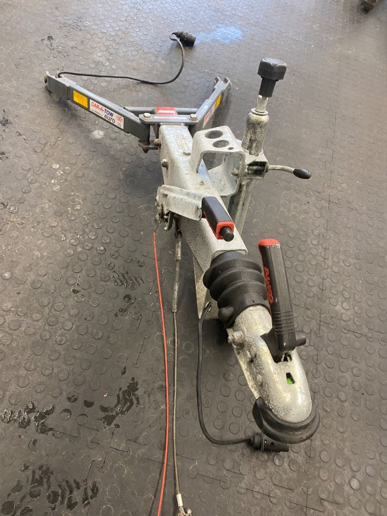 A FRAME MOTORHOME TOW FRAME WITH BRAKING