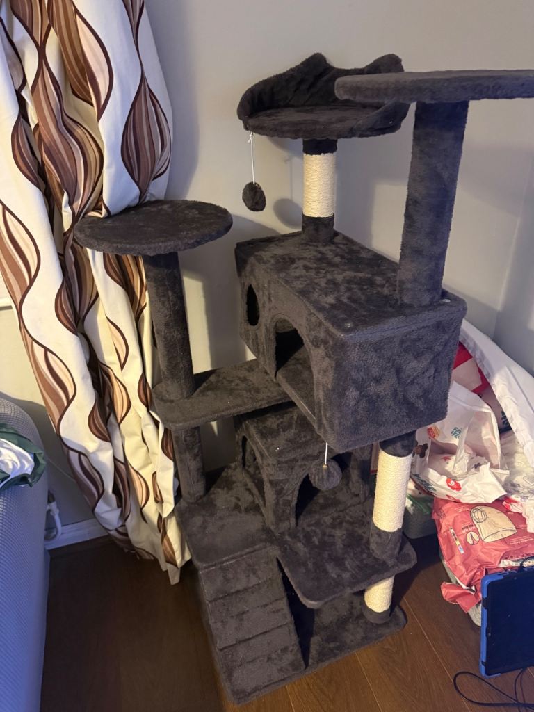 Cat tree 