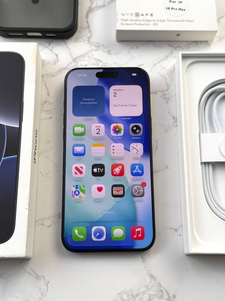 iPhone 16 Pro Max 256GB Unlocked Black Titanium- 100% Battery- Apple Warranty 