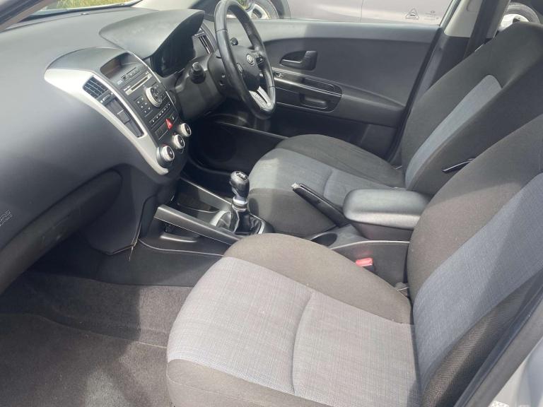 2012 Kia Ceed 1.6 CRDi EcoDynamics 2 Sports Wagon Euro 5 (s/s) 5dr Estate Diesel Manual