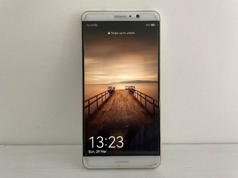 Huawei Mate 9 Flagship - 20MP 128GB 6GB RAM - Ceramic White (Unlocked) Smart mobile phone