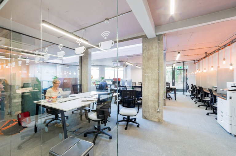 London - SW19 6NW, Access to professional office space for 3 people in HQ Wimbledon Park Road