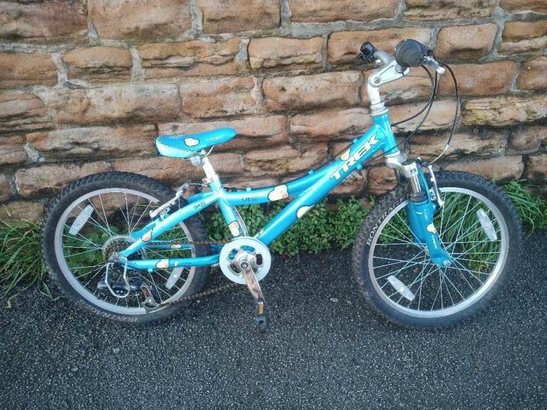 Trek MT60 Girls Hard Tail Light Weight 20-inch Kids Mountain Bike