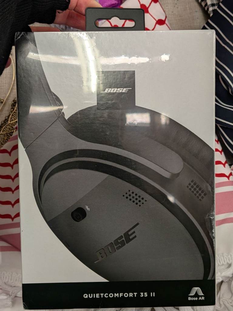 BRAND NEW UNOPENED Bose quietcomfort 35ii headphones 