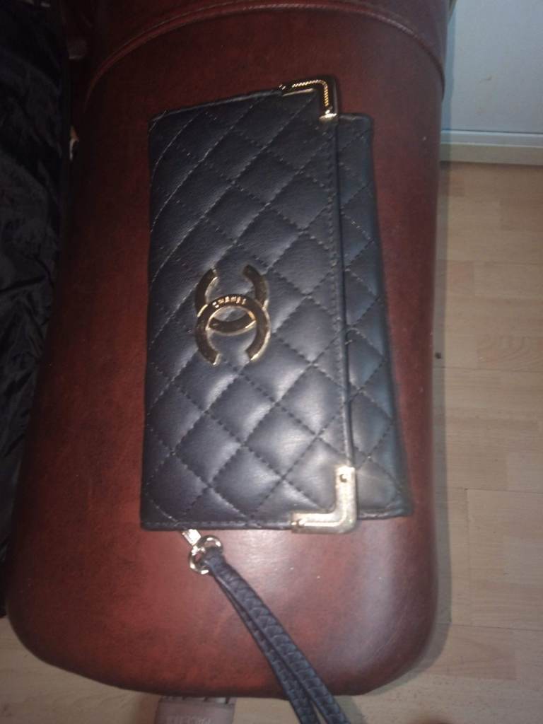 Stylish Black Quilted Wallet with Gold Detail – Brand New