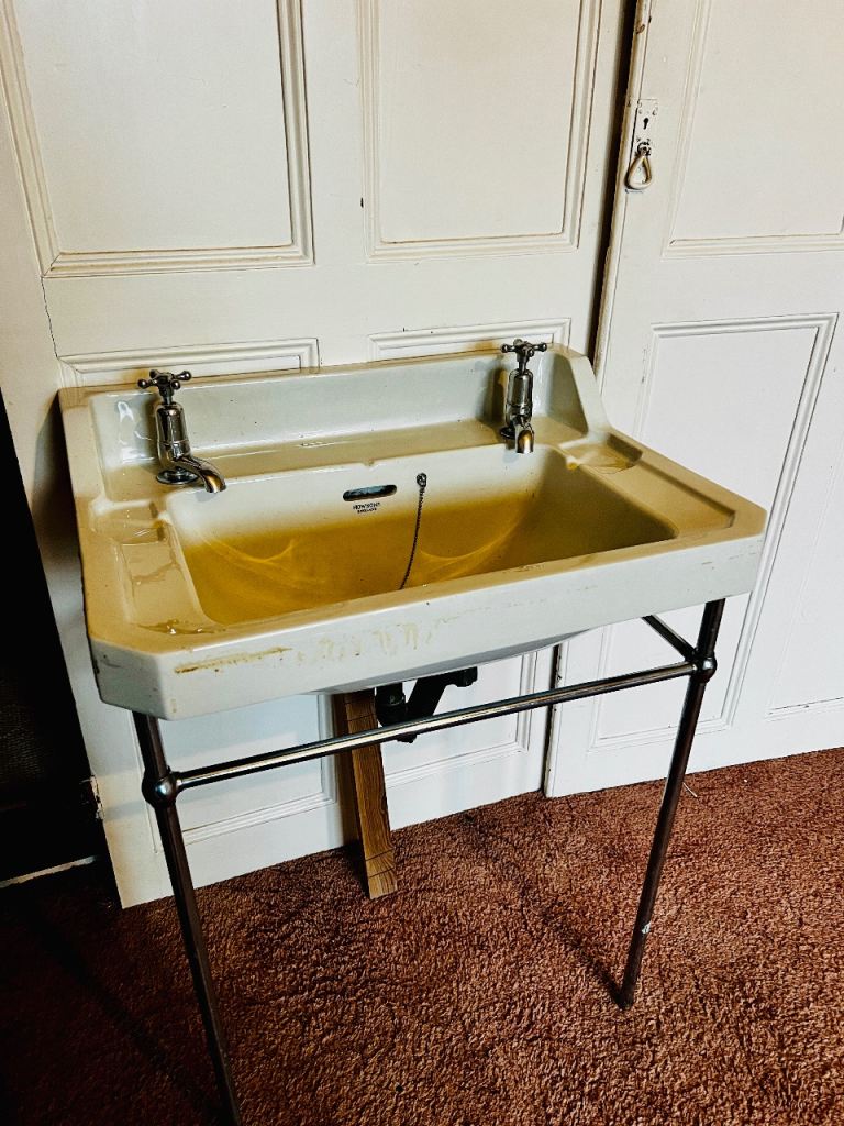 Howsons original wash hand basin, taps and sink waste. REDUCED