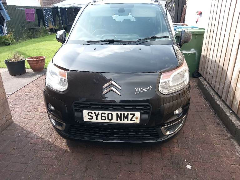 C3 Deisel runs well MOT jan 27 drive away £500 Needs front shocker bush replaced    poss  swap?  