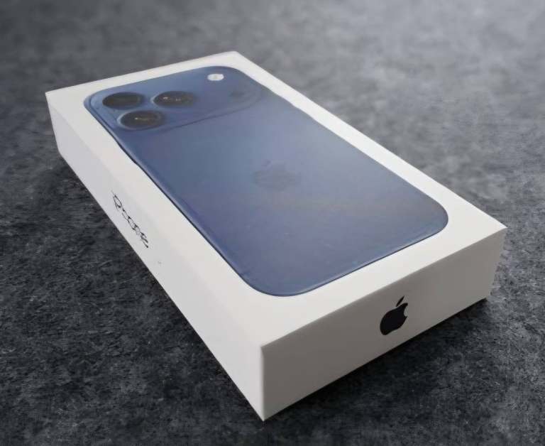 Brand New Apple Iphone 17 Pro Max Unlocked One Year Apple Warranty 