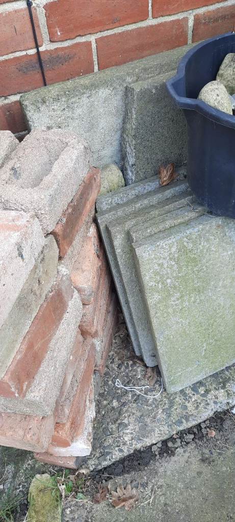Free paving slabs and bricks