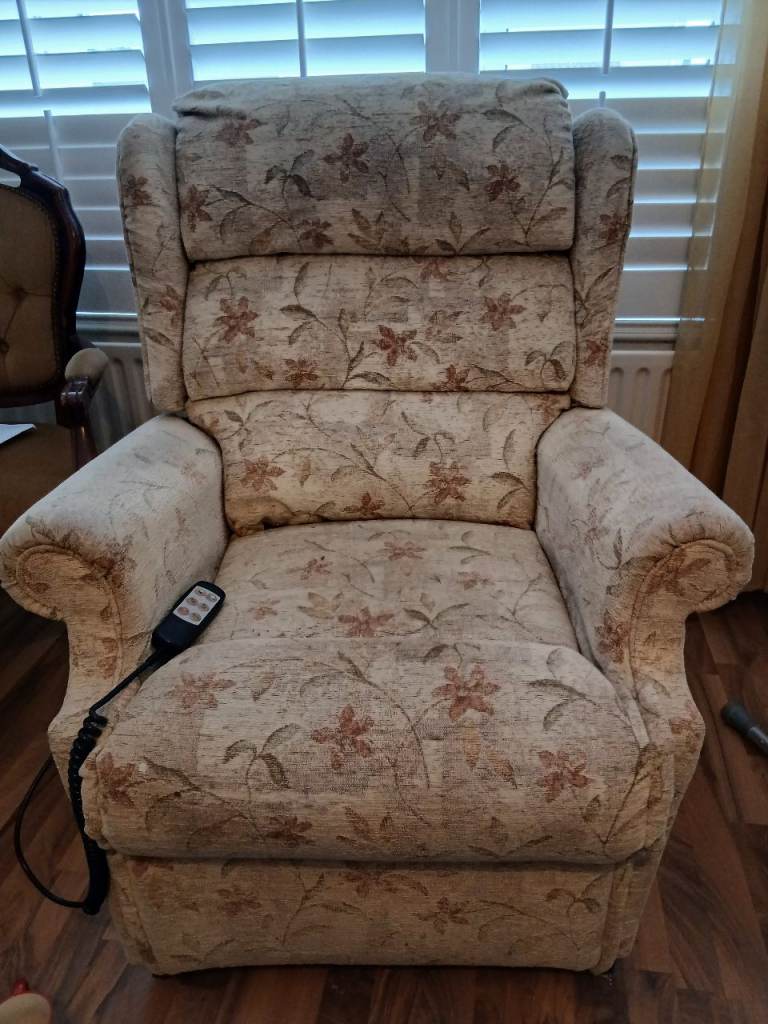 Rise and recline chair (Carrickfergus)