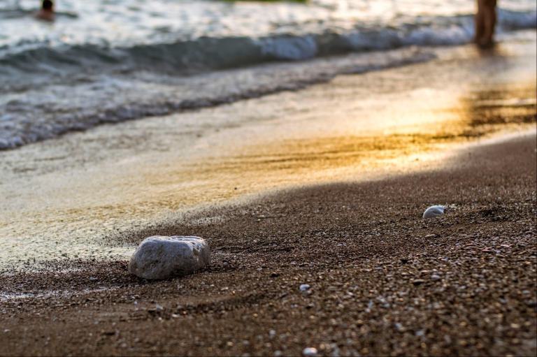 STATIC CARAVAN FOR SALE AT BROADLAND SANDS HOLIDAY PARK -