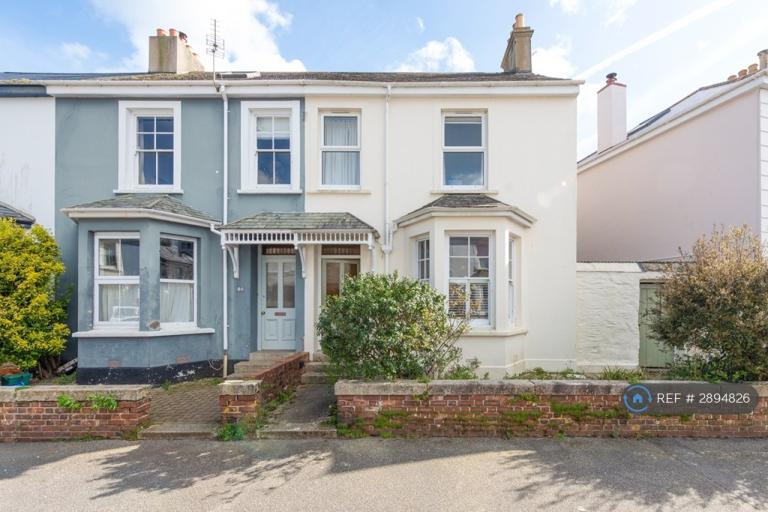 1 bedroom flat in Marlborough Road, Falmouth, TR11 (1 bed) (#2894826)