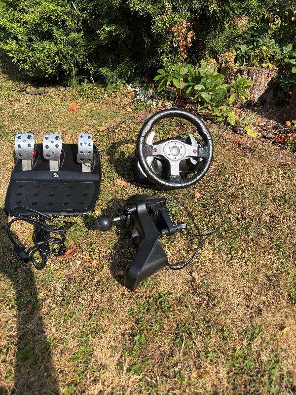 Logitech G25 Racing Wheel Complete Set – Wheel, Pedals, Gear Shifter & Power Supply