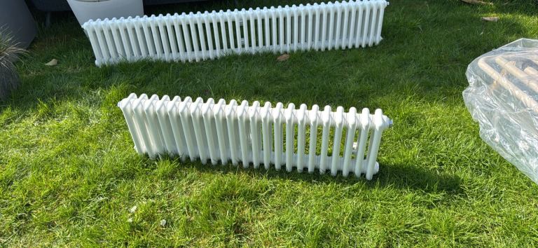 Traditional Cast Iron Column Radiator – Low Level (1070mm)
