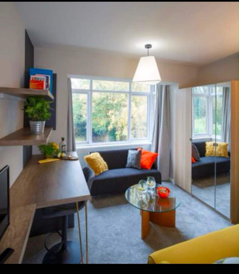 Ensuite room to rent in 6 bed shared HMO