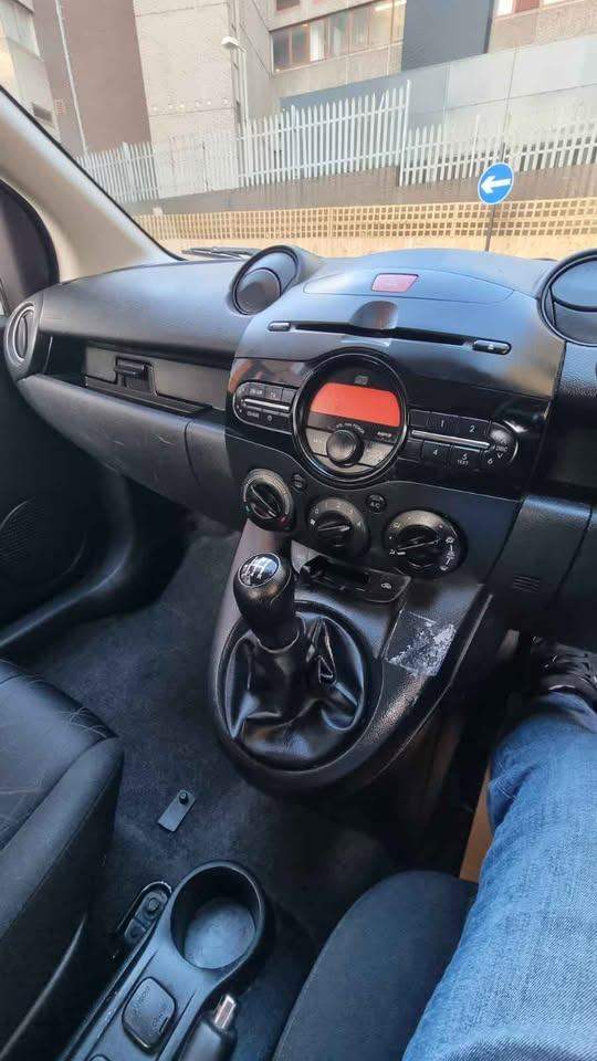 Mazda, 2, Hatchback, 2012, Manual, 1.3 Petrol + SOLID 