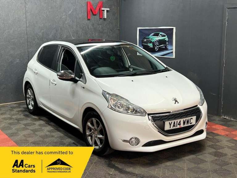 2014 Peugeot 208 1.2 VTi Style Euro 5 5dr HATCHBACK Petrol Manual