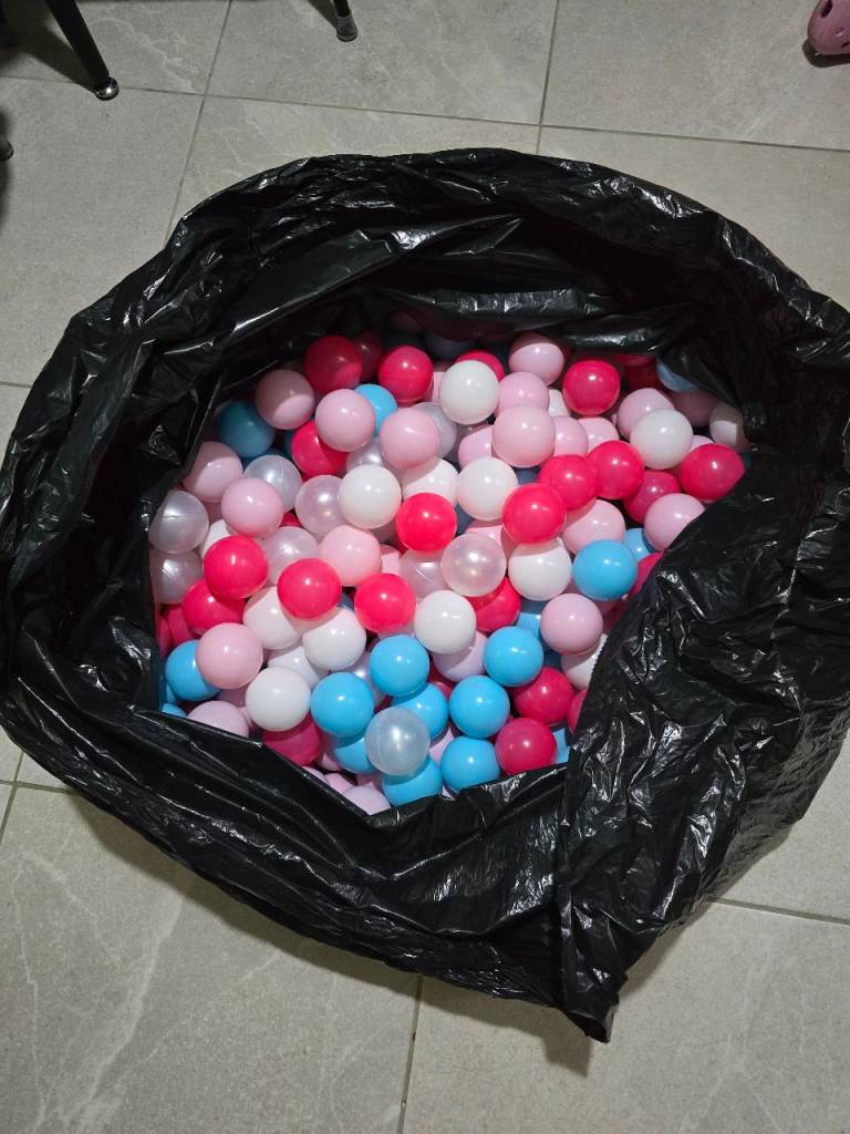 Balls for a ball pit free
