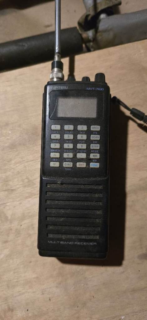 Radio Yupiteru MVT-7100 multiband receiver