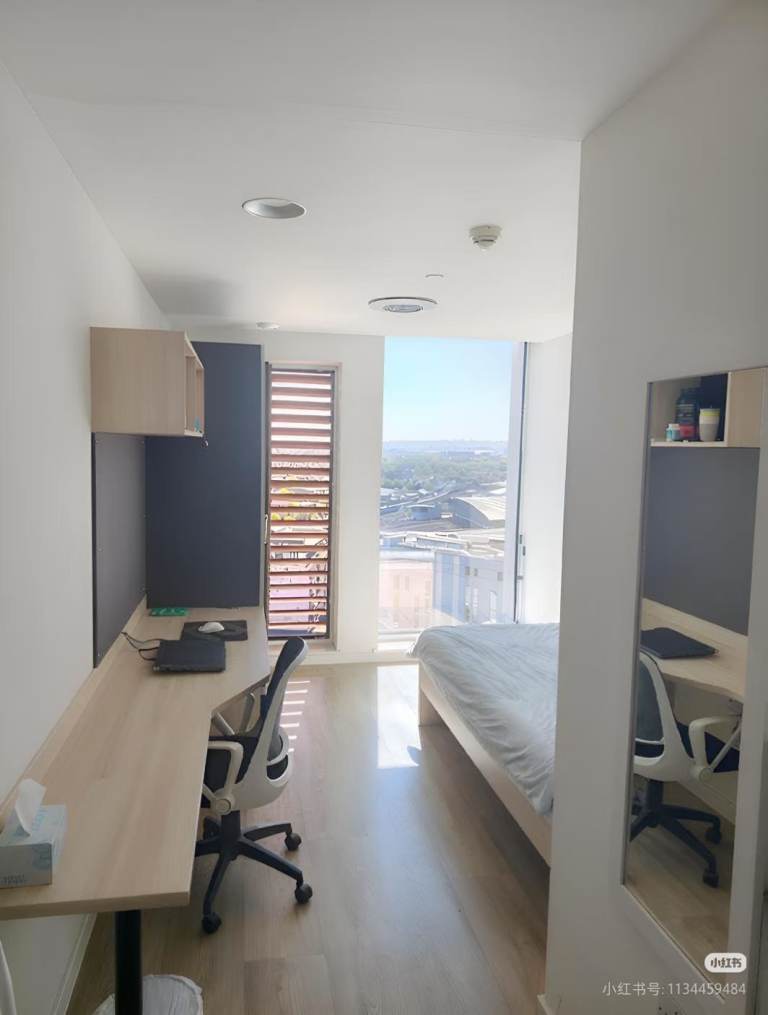 Eleanor Rosa House Ensuite Single Plus