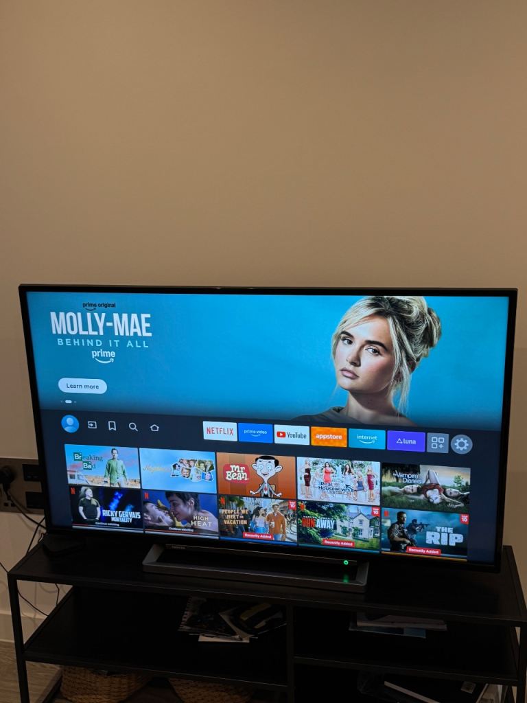 Toshiba smart tv 55”