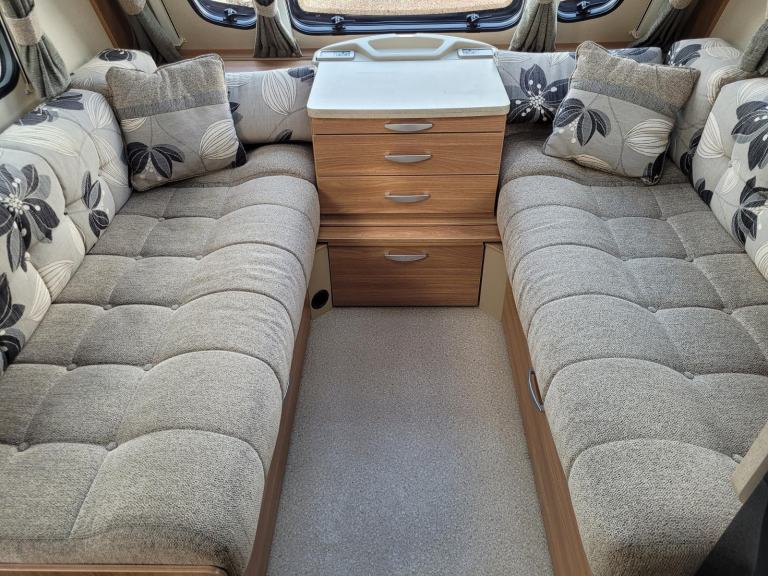 * SALE AGREED *Swift Challenger Sport 584 2013 Single Axle 4 Berth - Motor Mover