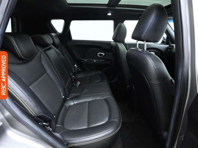 2015 Kia Soul 1.6 CRDi Maxx SUV 5dr Diesel Manual Euro 5 (126 bhp) Hatchback DIESEL Manual