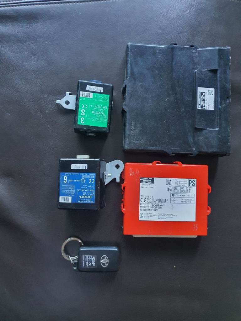 Toyota prius hybrid between 2009 To 2015 complete smart key set fob