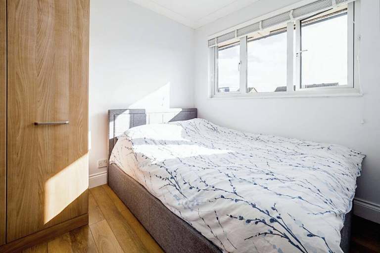 🌻Modern Living Made Easy: Double Room in Stratford, with Amazing Transport Links!