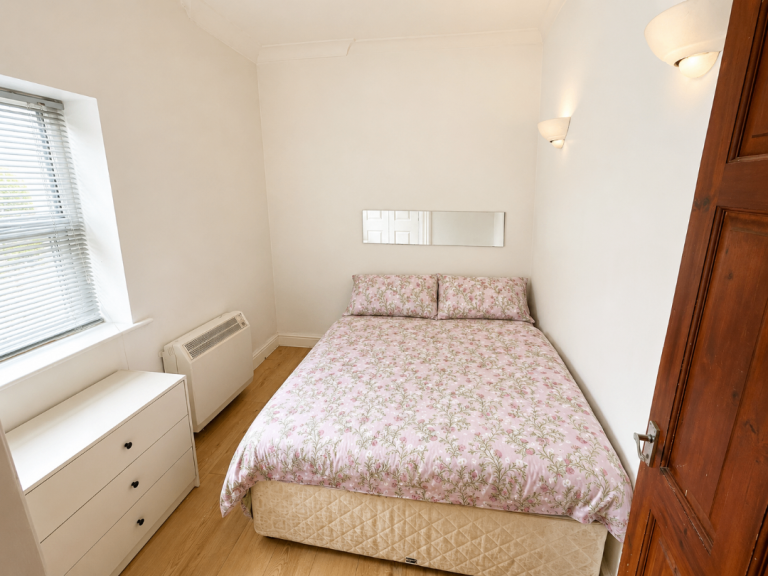 2 Bed flat - Ocean Village - Water rates INC - Available August 2026