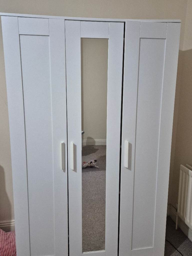 White Triple Wardrobe with Mirror – Good Condition