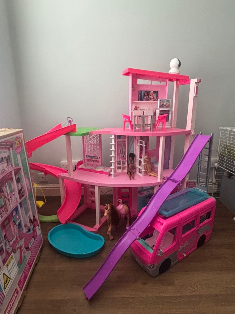 Barbie dreamhouse & campervan