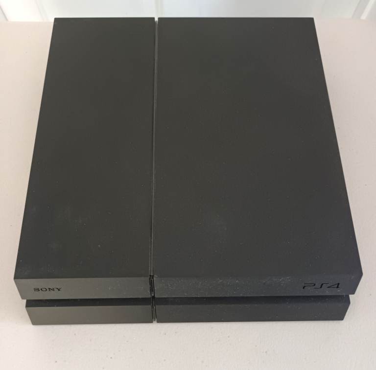 SONY PS4 500GB Black Console , controller HDMI Power Cable & 4 games incl Resident Evil 2 & COD WW11