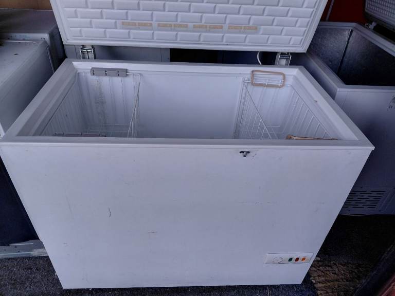 Large Chest freezer 290L ⭐️⭐️⭐️⭐️⭐️