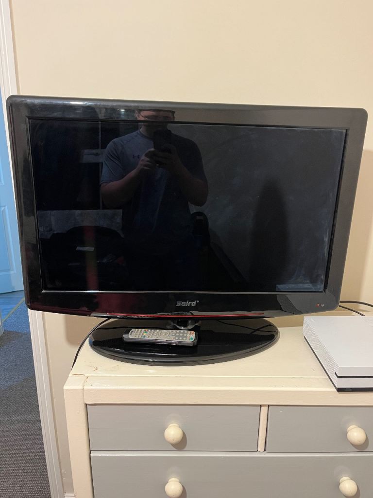 Baird 32 Inch TV with 3 HDMI