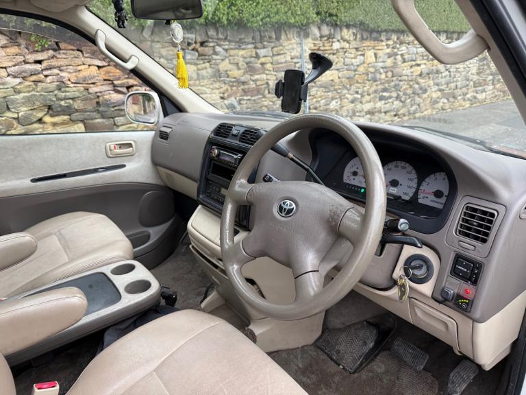 2012 Toyota HiAce V6 PETROL/LPG AUTO WHITE   Petrol Automatic