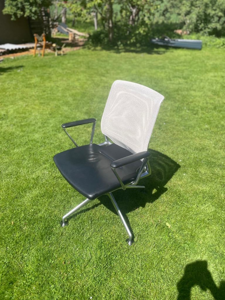 Vitra Meda Conference Chair Cream Black Silver