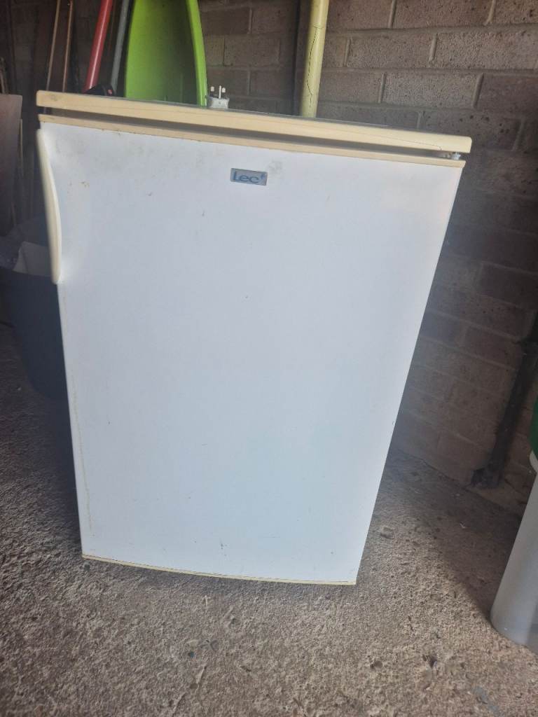 LEC Freestanding Under Counter Freezer – White, Fair Condition