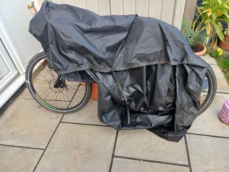 Carrera subway bike with raincover