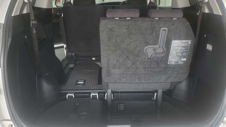 toyota toyota estima 2.4 automatic 7 seater fresh japanese import 2012 