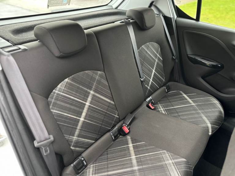 VAUXHALL CORSA 1.4 PETROL SRI 2015 LOW MILEAGE 59,000 LONG MOT HISTORY 5DR MANUAL