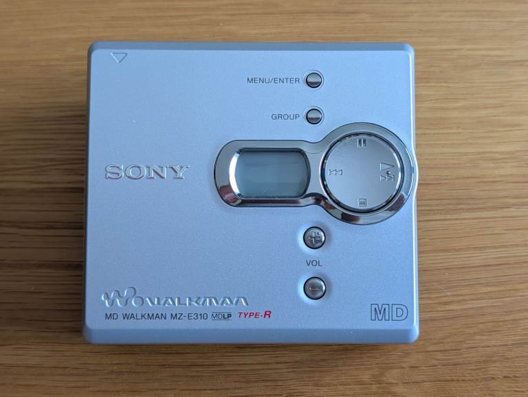 Sony Portable MiniDisc Player MZ-E310 + Manual