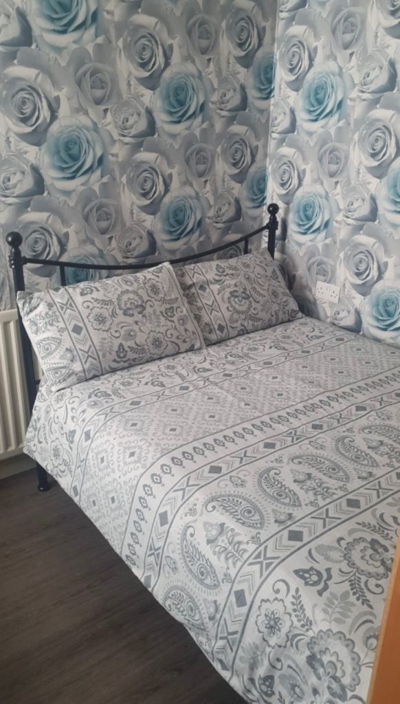 Spacious double room near Edinburgh city centre 