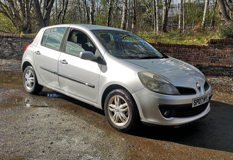 Renault Clio, Full Years MOT, Lez Free, Lovely Cheap Car.