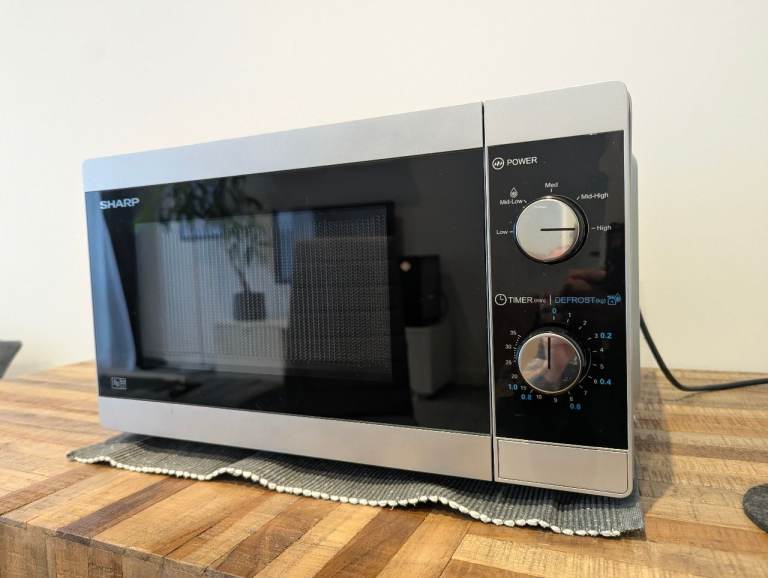 Sharp Microwave (YC-MS01U-S)