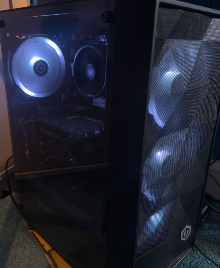 Gaming PC With Mouse, Keyboard and headset