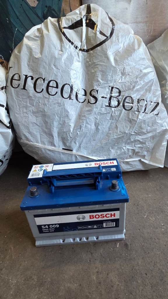 BOSCH S4 009 car battery 680A - 74Ah 12V
